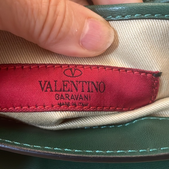 Valentino Garavani Va Va Voom green leather shoulder/crossbody bag w/ gold chain - Picture 9 of 16